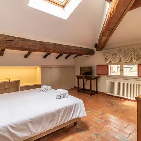 Casa Isolani Charms Santo Stefano